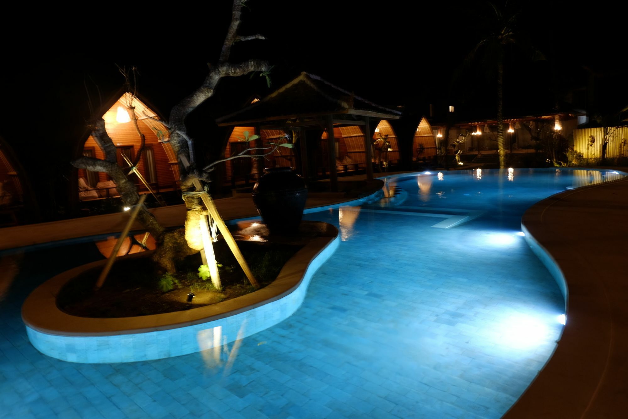 ปาราเดซา ลีฟวิง Hotel กีลีตราวางัน ภายนอก รูปภาพ