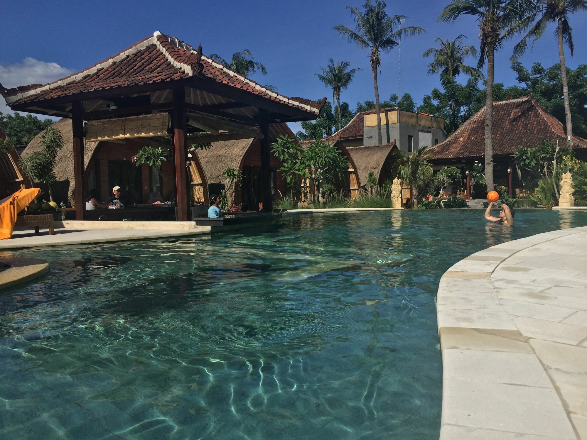 ปาราเดซา ลีฟวิง Hotel กีลีตราวางัน ภายนอก รูปภาพ